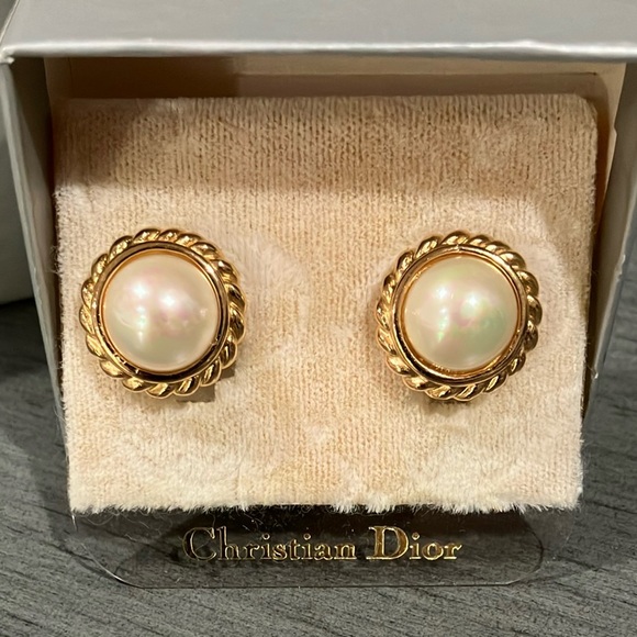 Vintage Dior Gold and White Pearl Clip on Earrings - Picture 2 of 6
